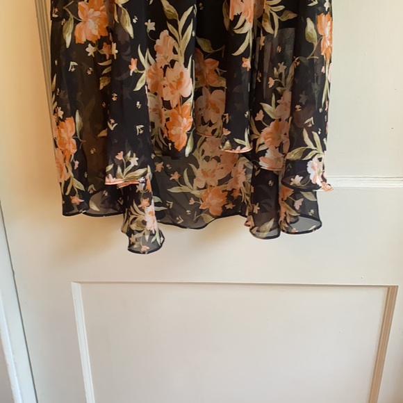 “Leith” mid length special occasion floral dress. - Picture 6 of 6